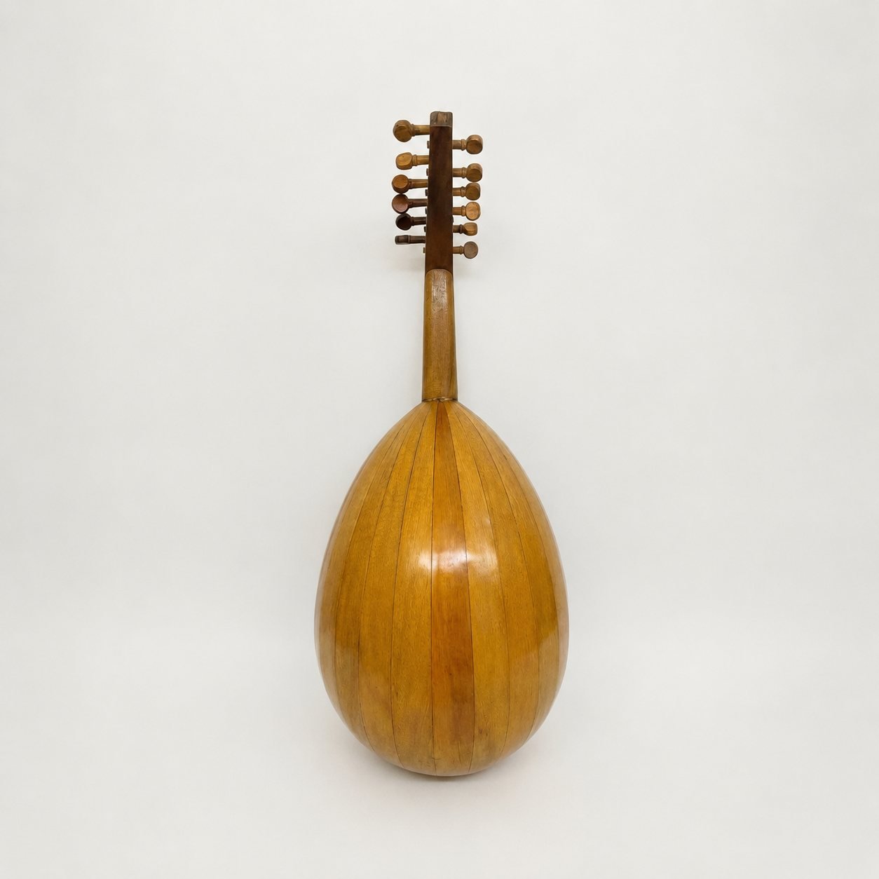 Back view of Antoun Abras 1972 Oud
