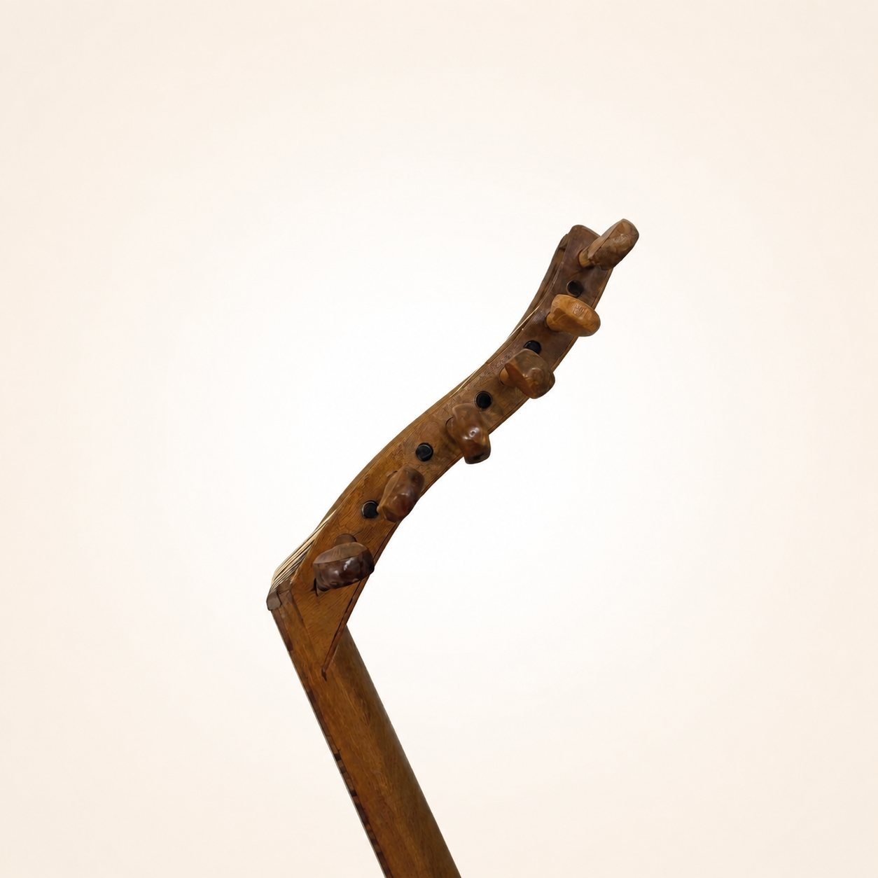 Pegbox right view of Antoun Abras 1972 Oud