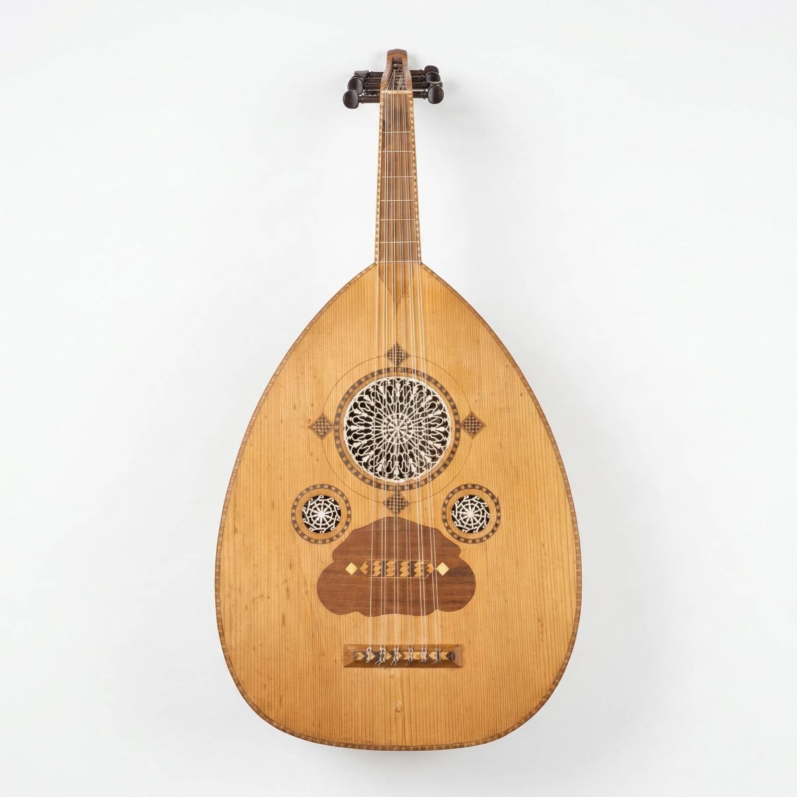 Front view of Ahmad Naji El Masri Oud