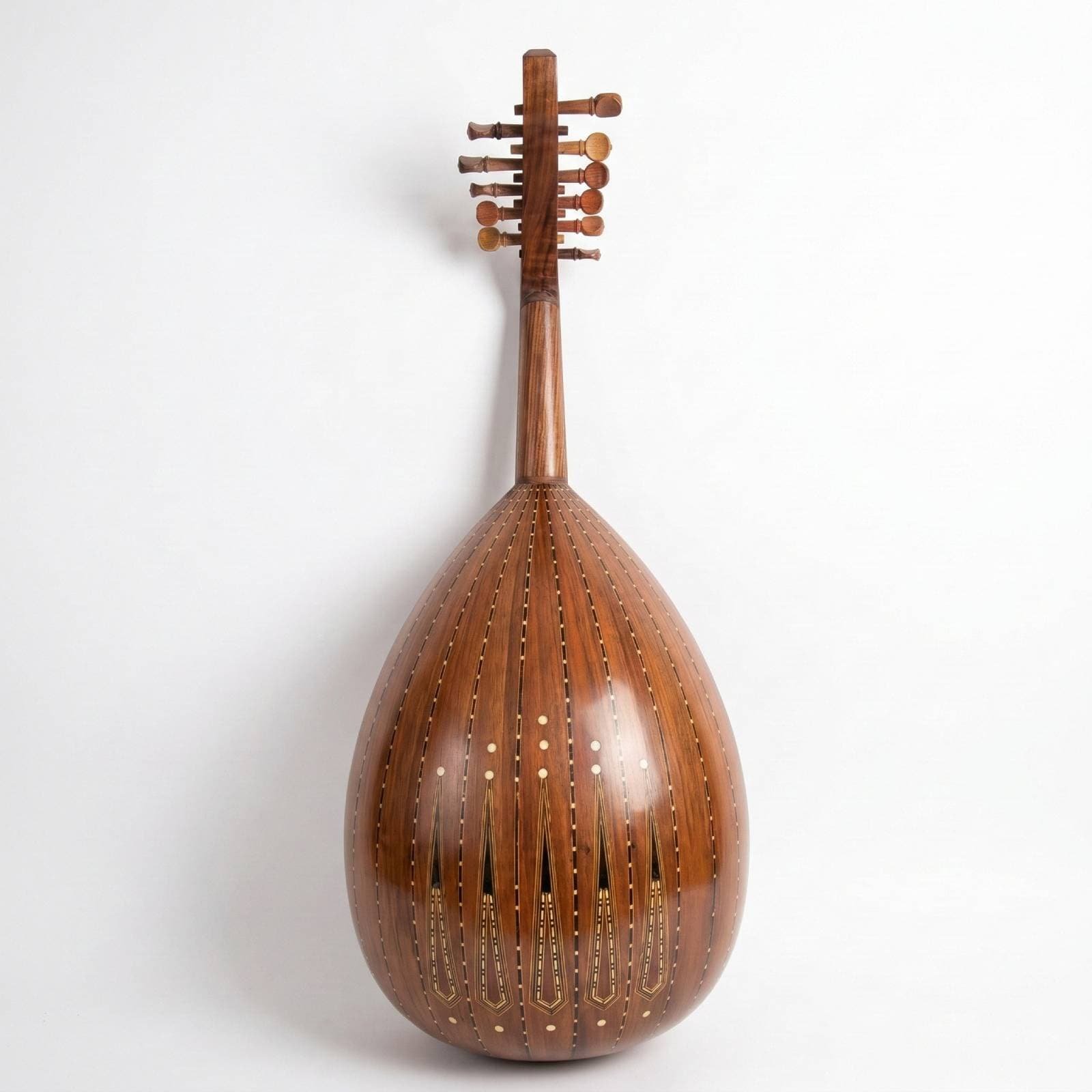 Back view of Anwar Kebbe 1997 Oud