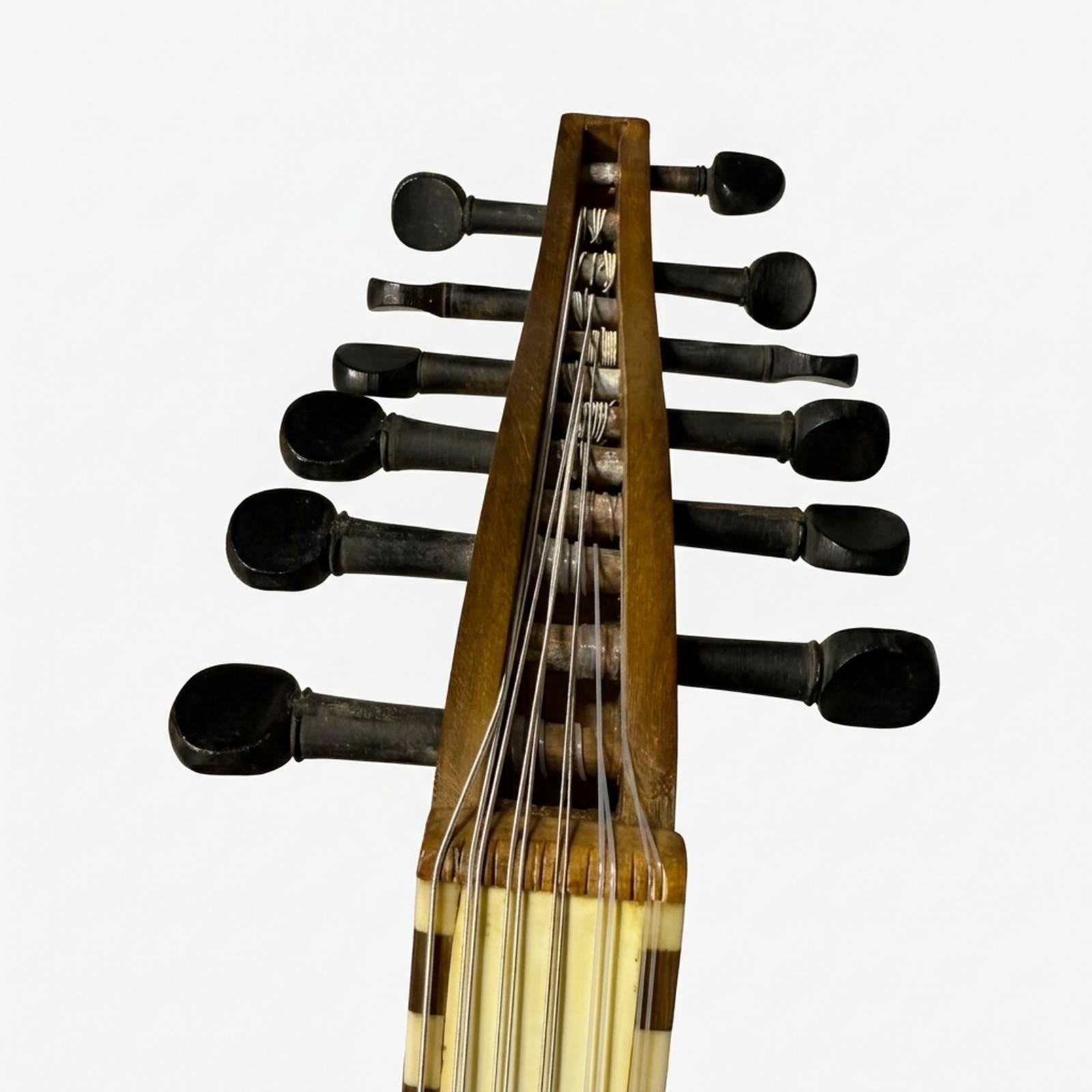 Front view of Georges Barsoum 1962 Oud pegbox
