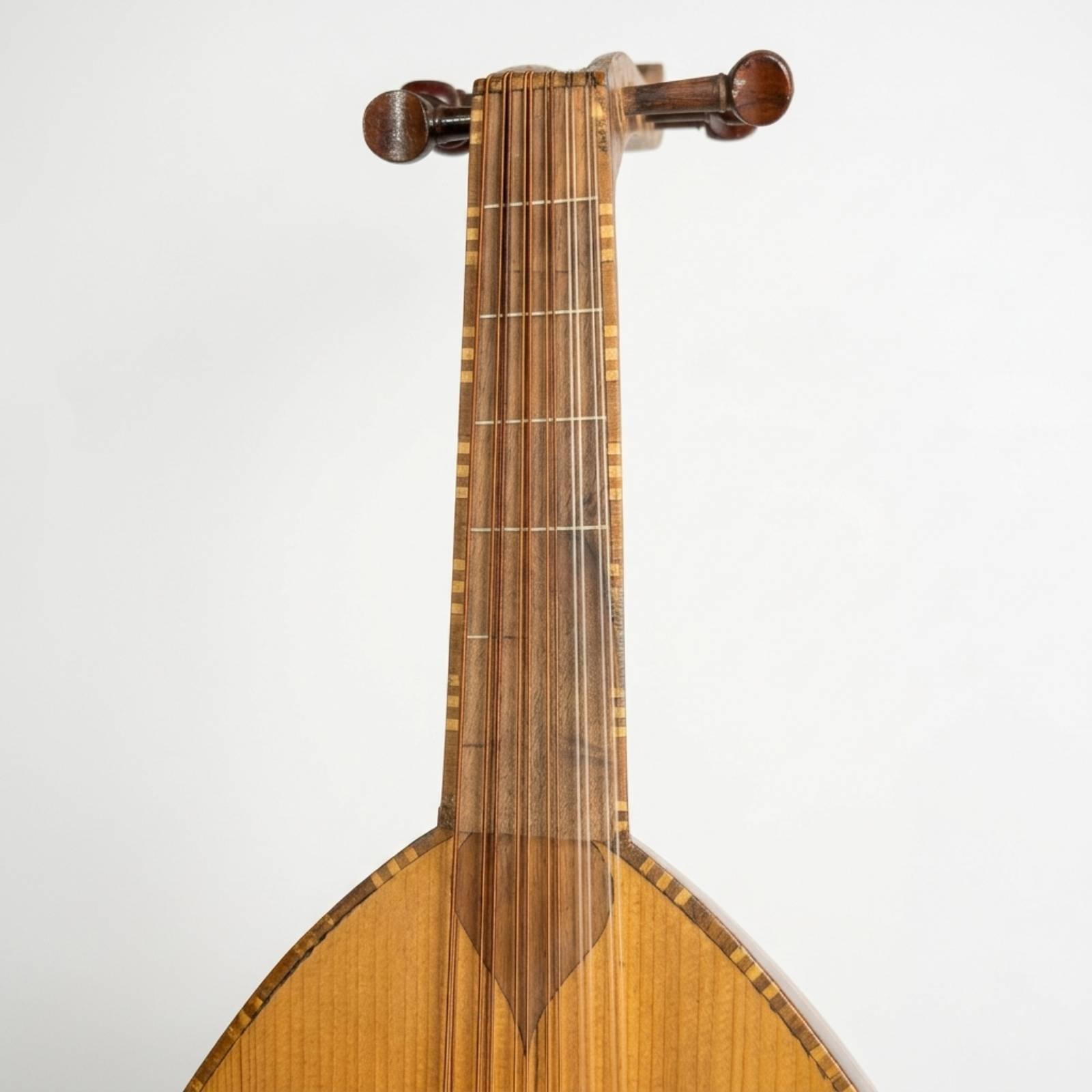 Front view of Habib Abyad 1993 Oud neck