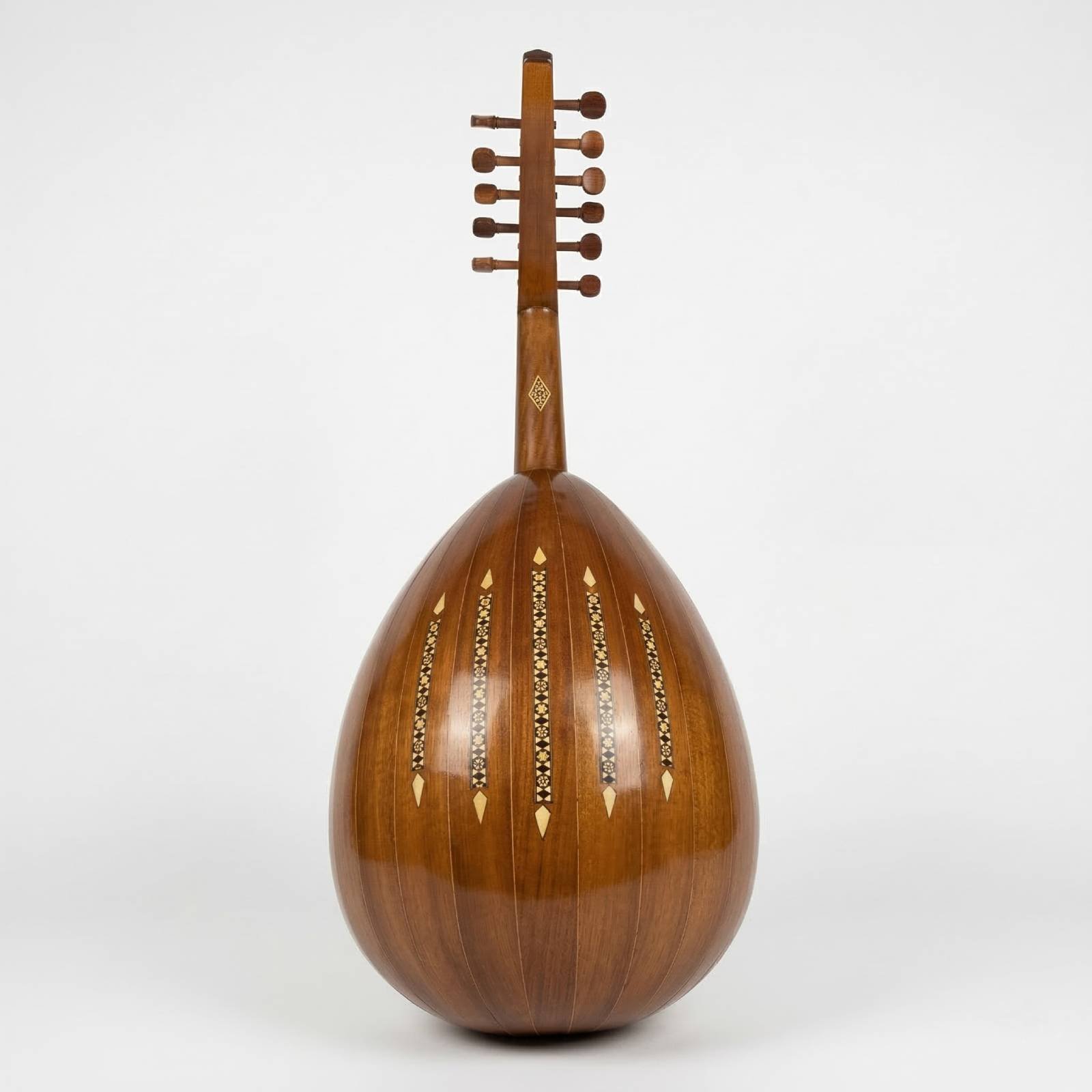Back view of Habib Abyad 1995 Oud
