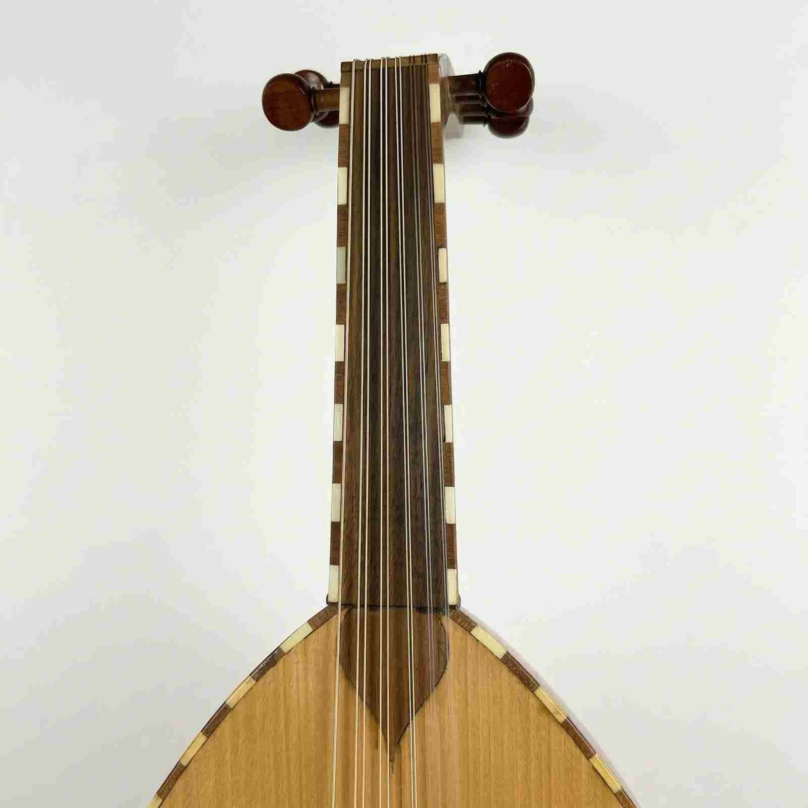 Front view of Habib Abyad 1996 Oud neck