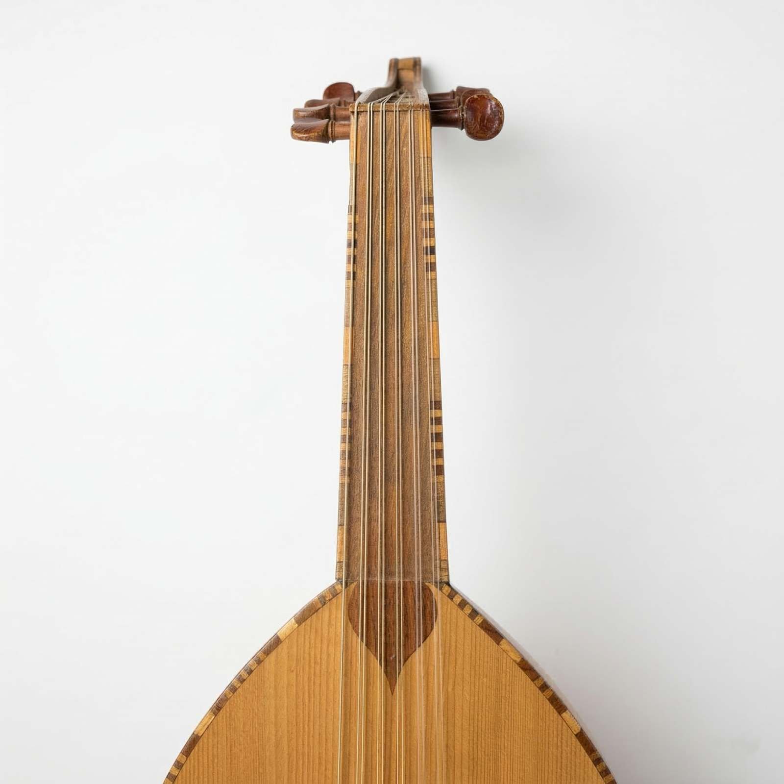 Front view of Jamil Yorgaki Antoun 1940 Oud neck