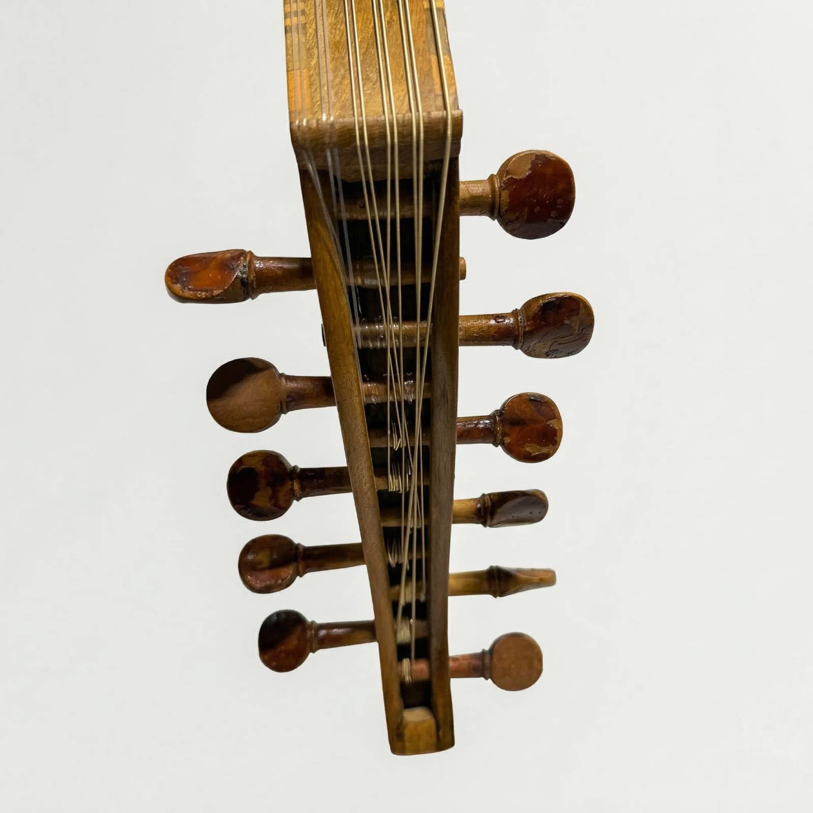 Front view of Jamil Yorgaki Antoun 1940 Oud