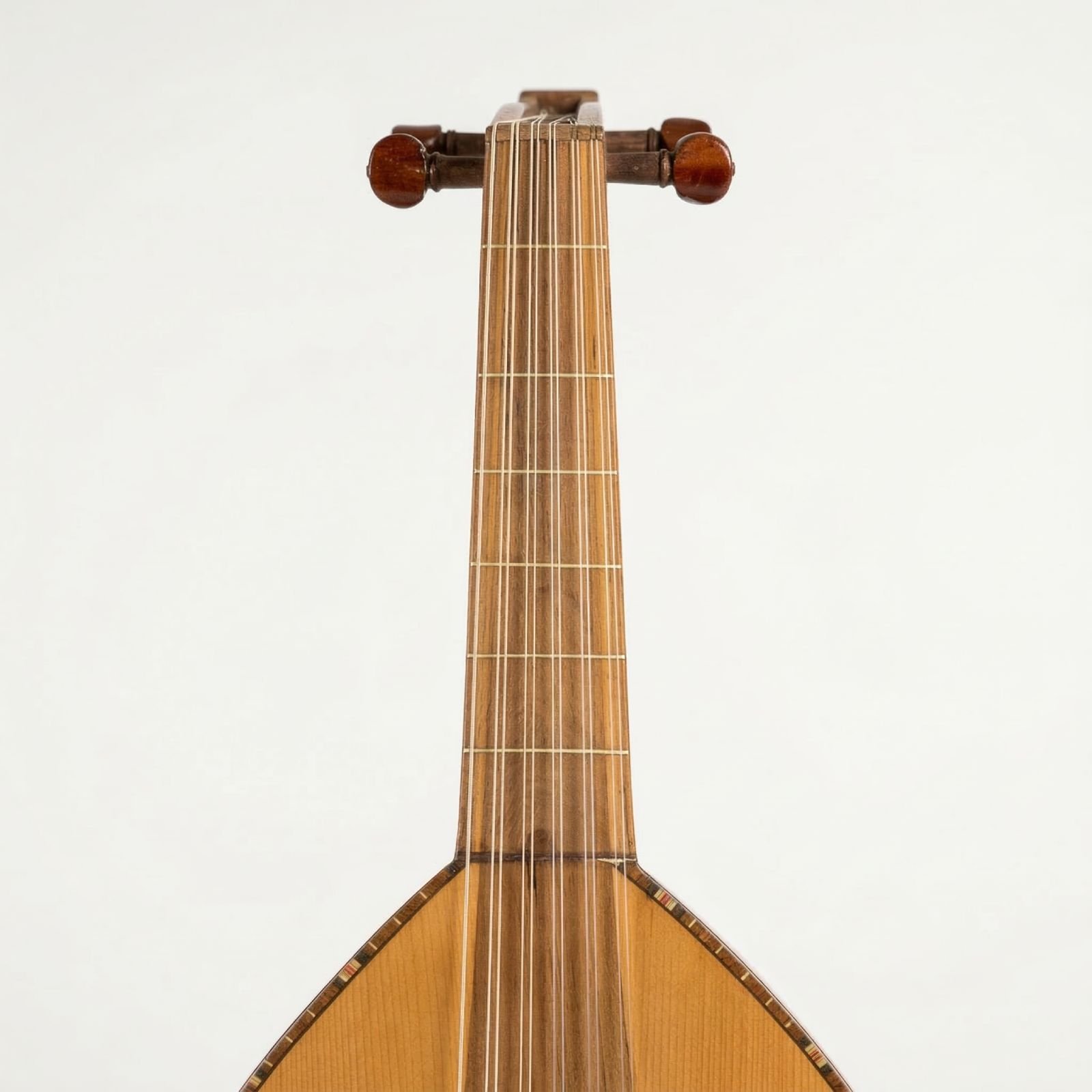Front view of Mahmoud Safi 1955 Oud neck