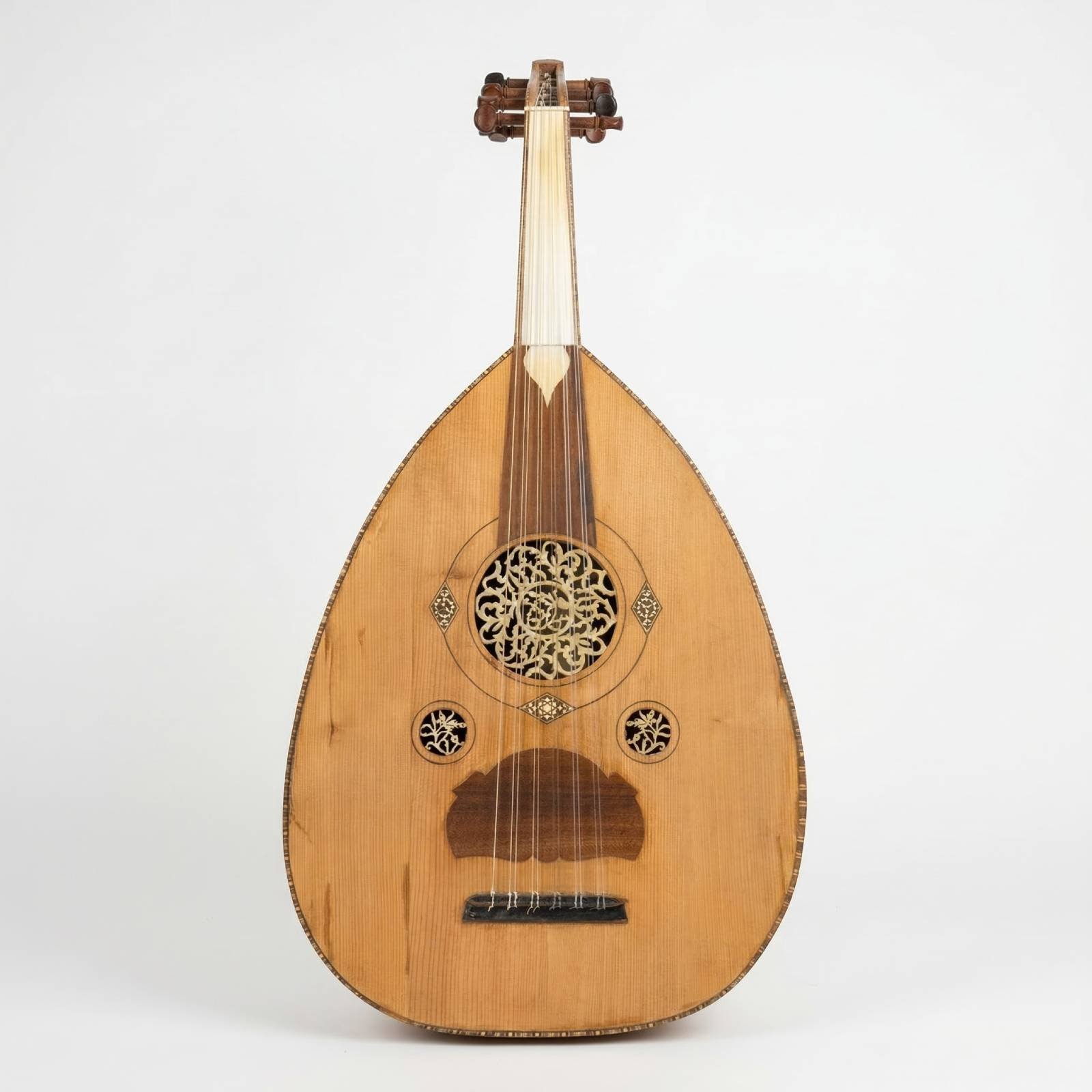 Front view of Mahmoud Safi 1957 Oud