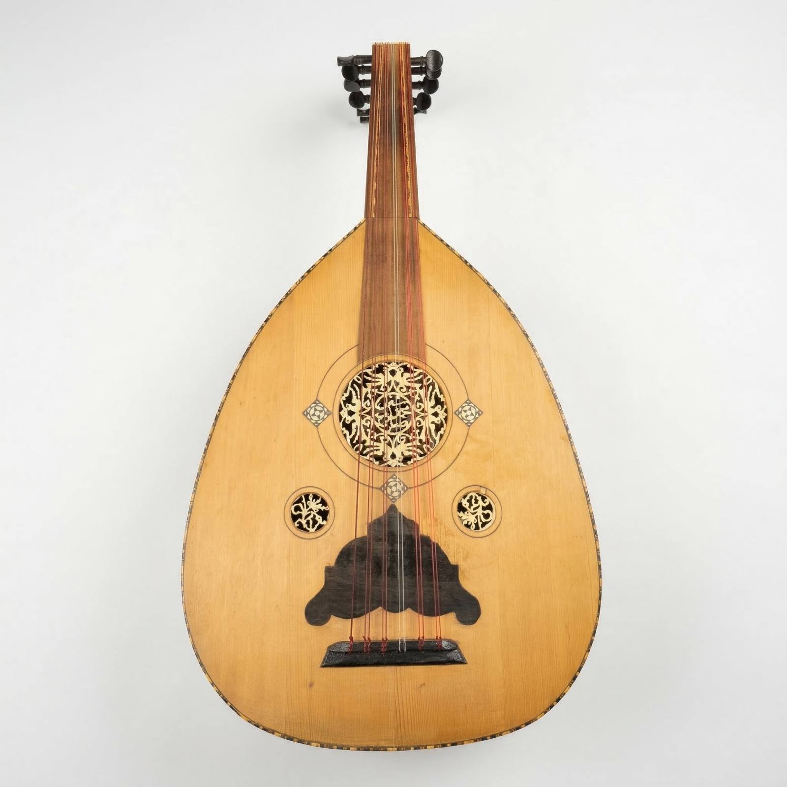 Front view of Mahmoud Safi 1969 Oud