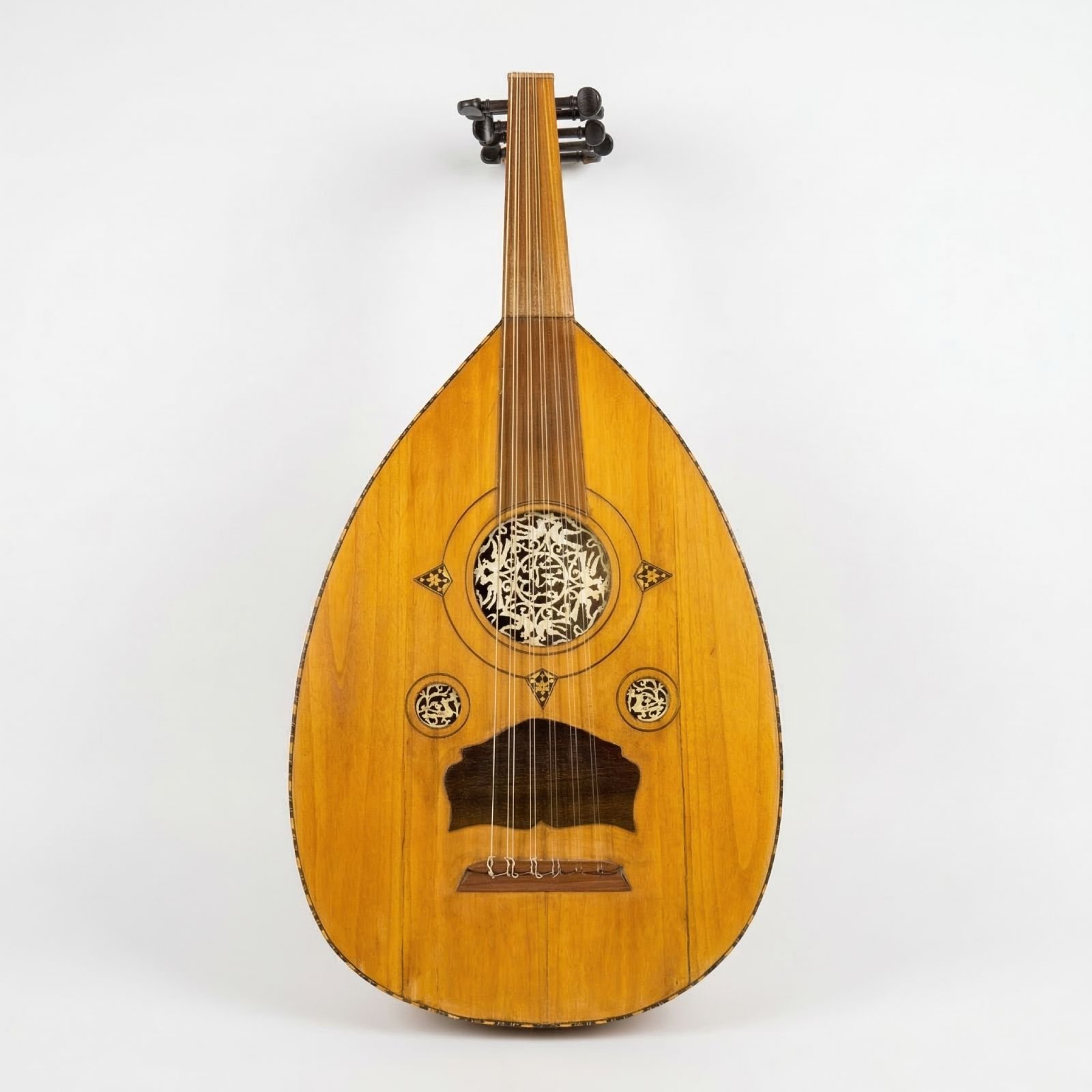 Front view of Mahmoud Safi 1972 Oud