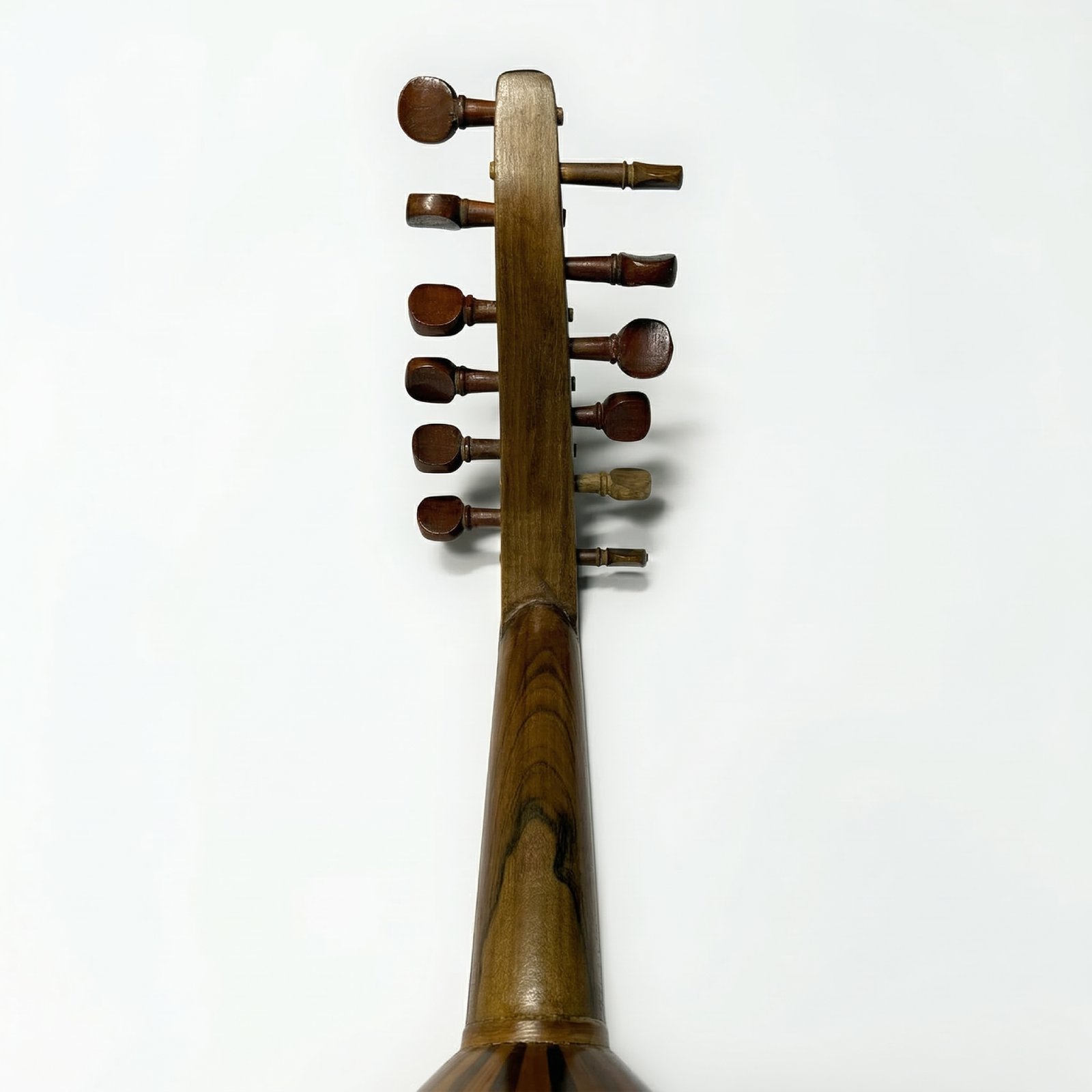 Back view of Sempat Der Bedrossian 1948 Oud neck