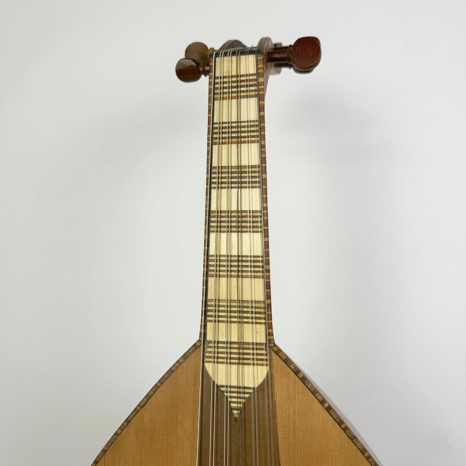 Neck view of Sempat Der Bedrossian 1948 Oud