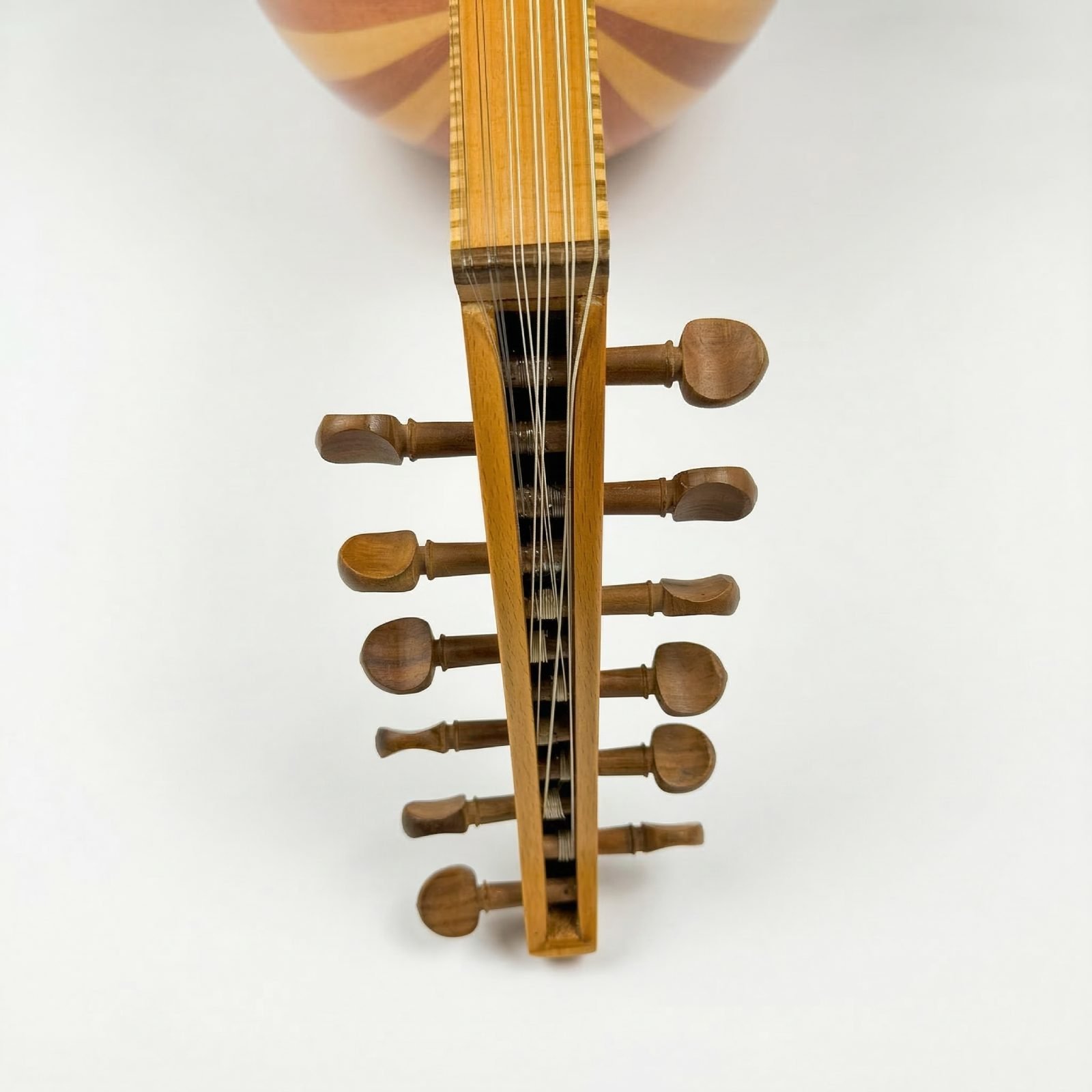 Front view of Sempat Der Bedrossian 1954 Oud pegbox