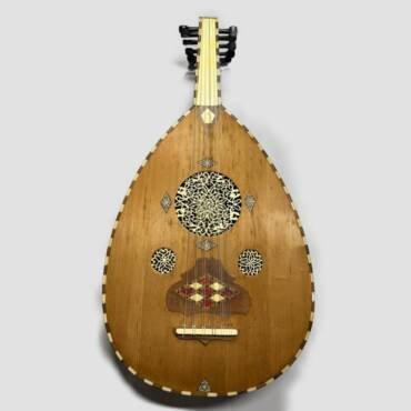 Front view of Georges Barsoum 1962 Oud